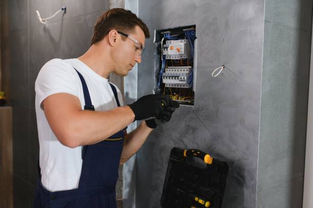 Best 24-Hour Electrician  in Center Point, IA