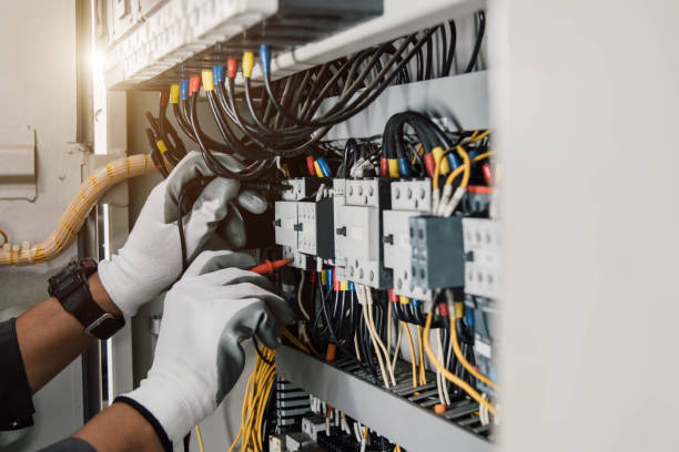 Best Emergency Electrical Repair  in Center Point, IA